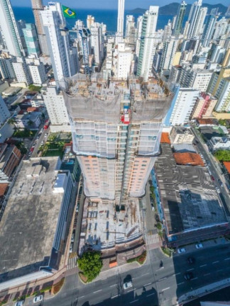 Imagem Imóvel com 4 Quartos à Venda, 129 m² em Centro - Balneário Camboriú Imagem Imóvel com 4 Quartos à Venda, 129 m² em Centro - Balneário Camboriú