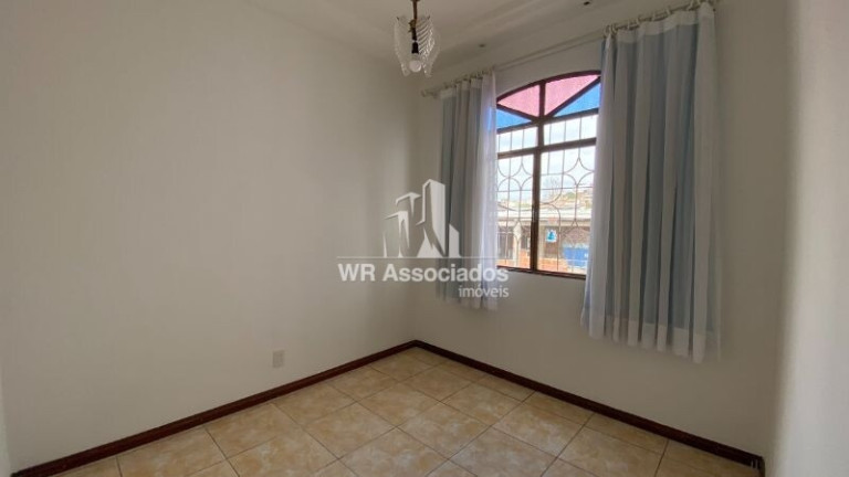 Imagem Casa com 4 Quartos à Venda, 480 m² Imagem Casa com 4 Quartos à Venda, 480 m²