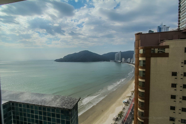 Imagem Apartamento com 3 Quartos à Venda, 165 m² em Centro - Balneário Camboriú