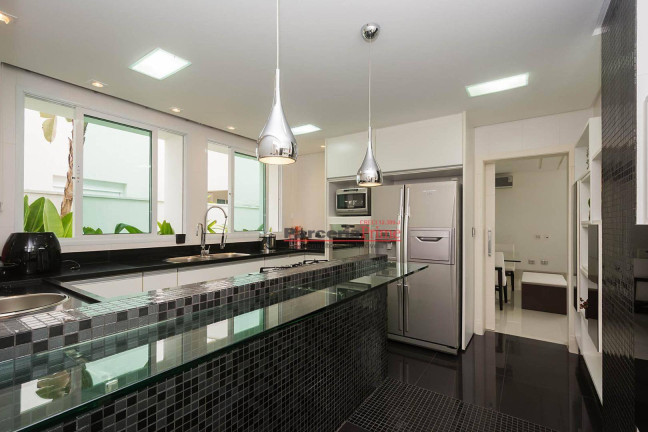Imagem Casa com 6 Quartos à Venda, 943 m² em Riviera Módulo 21 - Bertioga Imagem Casa com 6 Quartos à Venda, 943 m² em Riviera Módulo 21 - Bertioga