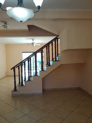 Imagem Casa com 3 Quartos à Venda, 220 m² em Roncáglia - Valinhos Imagem Casa com 3 Quartos à Venda, 220 m² em Roncáglia - Valinhos