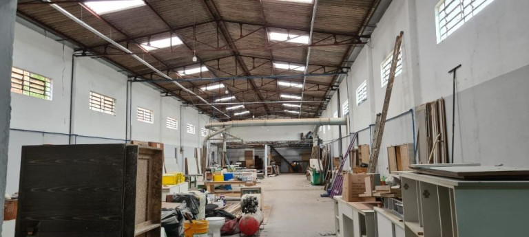 Imóvel Comercial à Venda, 774 m² em Vila Luzita - Santo André