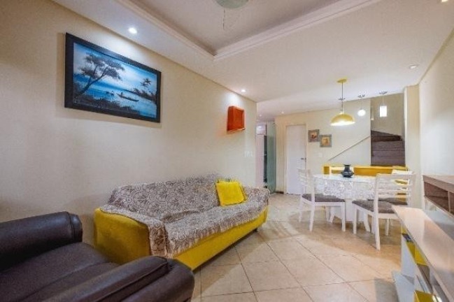 Imagem Sobrado com 3 Quartos à Venda, 160 m² em Cachoeira Do Bom Jesus - Florianópolis