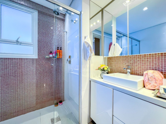 Imagem Apartamento com 3 Quartos à Venda, 209 m² em Higienópolis - Porto Alegre Imagem Apartamento com 3 Quartos à Venda, 209 m² em Higienópolis - Porto Alegre