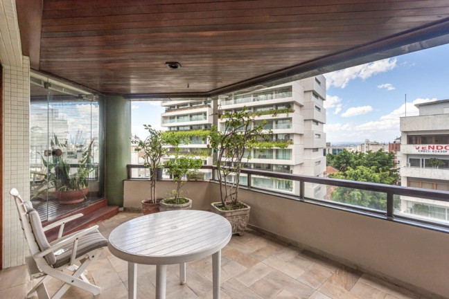Imagem Imóvel com 4 Quartos à Venda, 352 m² em Moinhos De Vento - Porto Alegre Imagem Imóvel com 4 Quartos à Venda, 352 m² em Moinhos De Vento - Porto Alegre