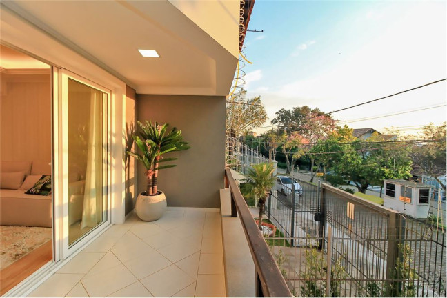 Imagem Casa com 3 Quartos à Venda, em Nonoai - Porto Alegre Imagem Casa com 3 Quartos à Venda, em Nonoai - Porto Alegre