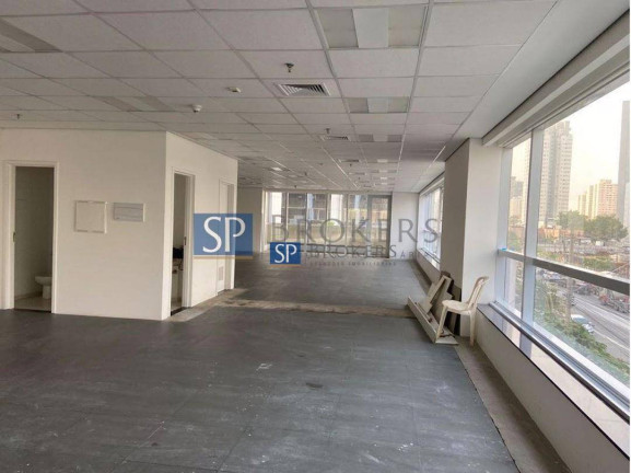 Sala Comercial à Venda, 132 m² em Chácara Santo Antônio - São Paulo