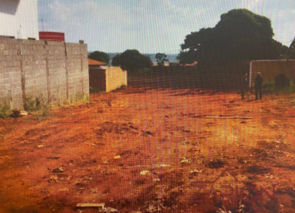Terreno à Venda, 240 m² em Jardim Russi - Taubaté