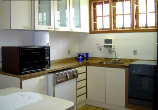 Imagem Casa com 4 Quartos para Alugar,  em Canasvieiras - Florianópolis