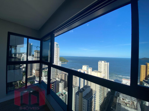 Imagem Imóvel com 4 Quartos à Venda, 221 m²