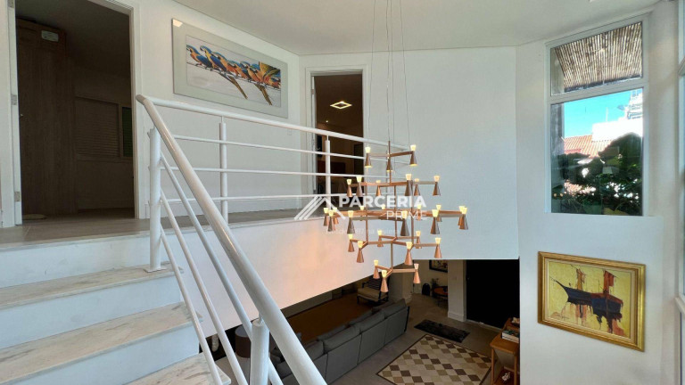 Imagem Casa com 6 Quartos à Venda, 380 m² em Riviera Módulo 21 - Bertioga Imagem Casa com 6 Quartos à Venda, 380 m² em Riviera Módulo 21 - Bertioga
