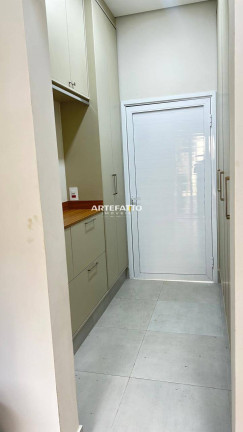 Imagem Imóvel com 4 Quartos à Venda, 470 m² Imagem Imóvel com 4 Quartos à Venda, 470 m²