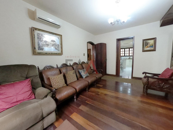 Imagem Casa com 5 Quartos à Venda, 362 m² em Centro - Guarapuava Imagem Casa com 5 Quartos à Venda, 362 m² em Centro - Guarapuava