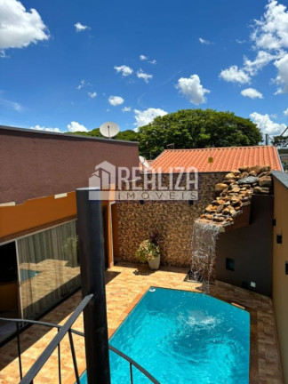 Imagem Casa com 3 Quartos à Venda, 168 m² em Boa Vista - Uberaba Imagem Casa com 3 Quartos à Venda, 168 m² em Boa Vista - Uberaba