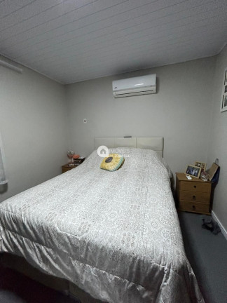 Imagem Casa com 4 Quartos à Venda, 110 m²