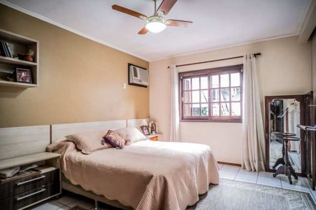 Imagem Imóvel com 4 Quartos à Venda,  em Sarandi - Porto Alegre