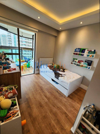 Imagem Apartamento com 4 Quartos à Venda, 144 m² em Barra Da Tijuca - Rio De Janeiro