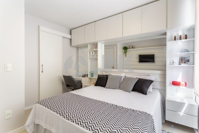 Imagem Apartamento com 3 Quartos à Venda, 75 m² em Petrópolis - Porto Alegre Imagem Apartamento com 3 Quartos à Venda, 75 m² em Petrópolis - Porto Alegre