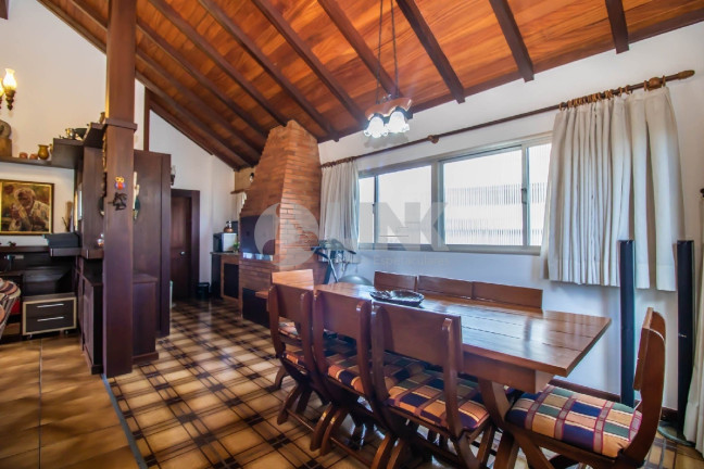 Imagem Imóvel com 3 Quartos à Venda, 225 m² em Auxiliadora - Porto Alegre Imagem Imóvel com 3 Quartos à Venda, 225 m² em Auxiliadora - Porto Alegre