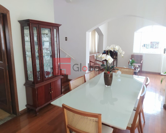 Imagem Casa com 3 Quartos à Venda, 250 m² em Centro - Montes Claros Imagem Casa com 3 Quartos à Venda, 250 m² em Centro - Montes Claros