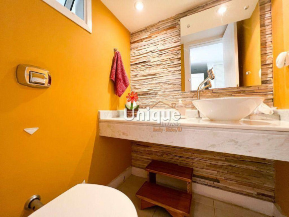Imagem Casa com 4 Quartos para Temporada, 180 m² em Ferradura - Armação Dos Búzios Imagem Casa com 4 Quartos para Temporada, 180 m² em Ferradura - Armação Dos Búzios