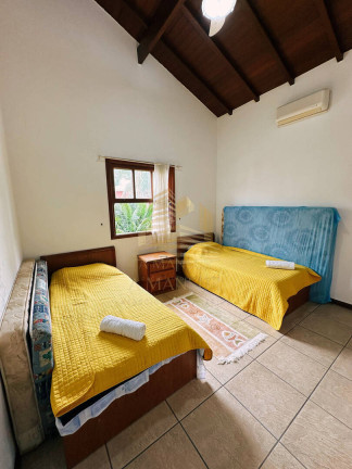 Imagem Casa com 3 Quartos para Temporada, 390 m² em Bertioga