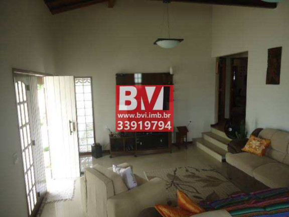 Imagem Casa com 4 Quartos à Venda, 140 m² em Centro - Miguel Pereira
