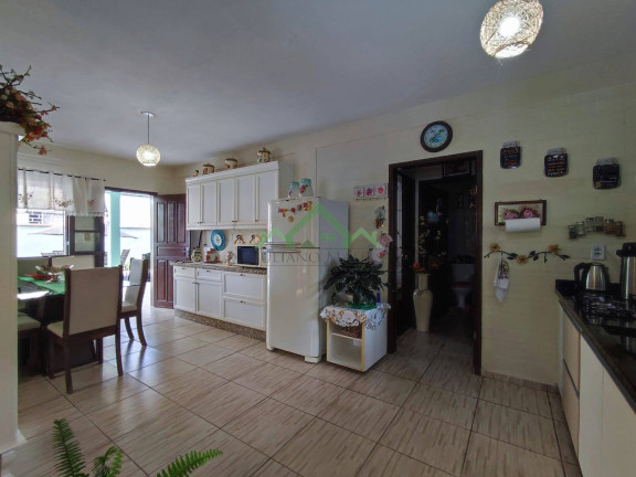 Imagem Casa com 3 Quartos à Venda, 210 m² em Costeira - Balneário Barra Do Sul Imagem Casa com 3 Quartos à Venda, 210 m² em Costeira - Balneário Barra Do Sul