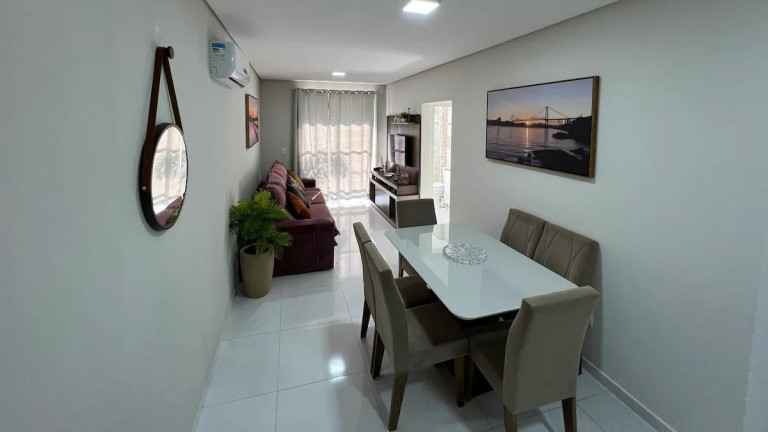 Imagem Apartamento com 2 Quartos para Alugar,  em Canasvieiras - Florianópolis