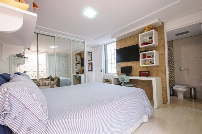 Imagem Casa com 3 Quartos à Venda, em Agronomica - Florianópolis Imagem Casa com 3 Quartos à Venda, em Agronomica - Florianópolis