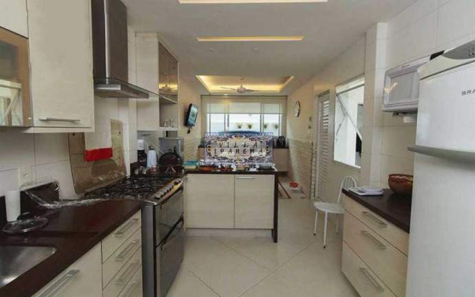 Imagem Imóvel com 4 Quartos à Venda, 485 m² em Gávea - Rio De Janeiro Imagem Imóvel com 4 Quartos à Venda, 485 m² em Gávea - Rio De Janeiro