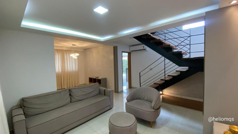 Imagem Sobrado com 4 Quartos à Venda, 196 m² em Chácara Cachoeira - Campo Grande