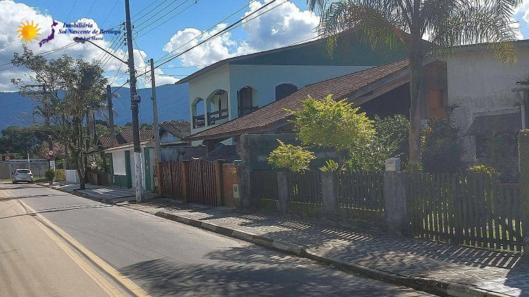 Imagem Casa com 4 Quartos à Venda, 280 m² em Centro - Bertioga Imagem Casa com 4 Quartos à Venda, 280 m² em Centro - Bertioga