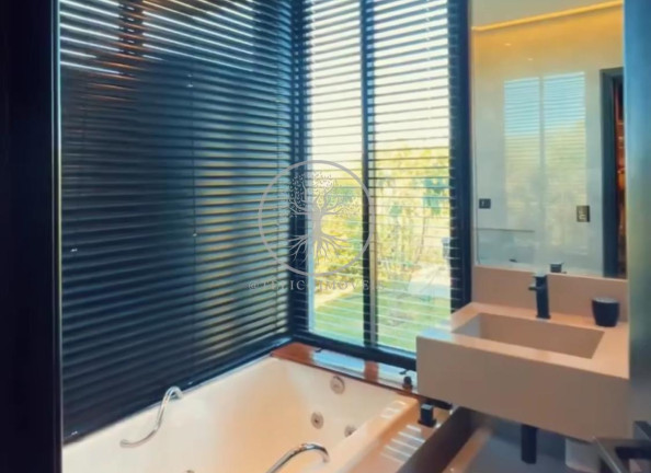 Imagem Casa de Condomínio com 3 Quartos à Venda, 390 m²