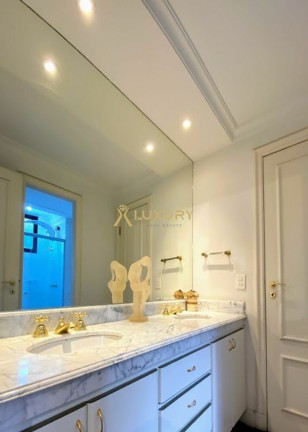 Imagem Imóvel com 4 Quartos à Venda, 230 m² em Lourdes - Belo Horizonte Imagem Imóvel com 4 Quartos à Venda, 230 m² em Lourdes - Belo Horizonte