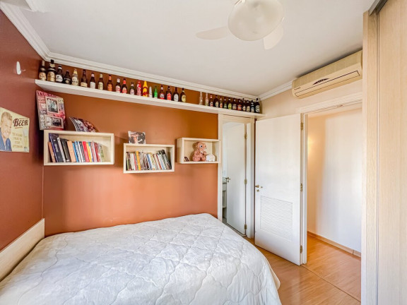 Imagem Imóvel com 4 Quartos à Venda, em Petrópolis - Porto Alegre Imagem Imóvel com 4 Quartos à Venda, em Petrópolis - Porto Alegre