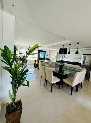 Imagem Imóvel com 3 Quartos à Venda, 121 m² em Centro - Balneário Camboriú Imagem Imóvel com 3 Quartos à Venda, 121 m² em Centro - Balneário Camboriú