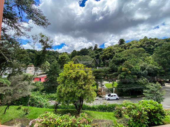 Imagem Casa com 6 Quartos à Venda, 300 m² em Alto Capivari - Campos Do Jordão Imagem Casa com 6 Quartos à Venda, 300 m² em Alto Capivari - Campos Do Jordão