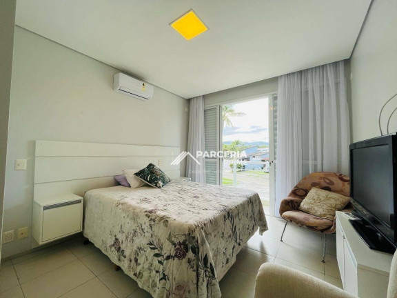 Imagem Casa com 7 Quartos à Venda, 480 m² em Riviera Módulo 5 - Bertioga Imagem Casa com 7 Quartos à Venda, 480 m² em Riviera Módulo 5 - Bertioga