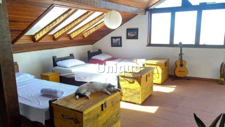 Imagem Casa com 9 Quartos à Venda, 400 m² em Pontal Do Atalaia - Arraial Do Cabo Imagem Casa com 9 Quartos à Venda, 400 m² em Pontal Do Atalaia - Arraial Do Cabo