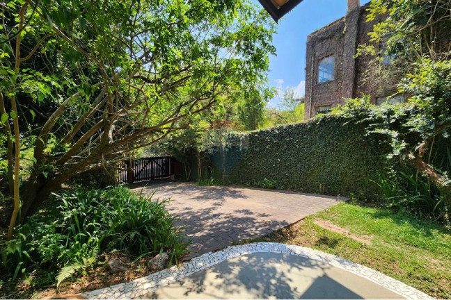 Imagem Casa com 3 Quartos à Venda, 314 m² em Granja Viana - Cotia Imagem Casa com 3 Quartos à Venda, 314 m² em Granja Viana - Cotia