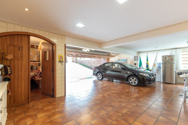 Imagem Casa com 4 Quartos à Venda, em Vila Assunção - Porto Alegre Imagem Casa com 4 Quartos à Venda, em Vila Assunção - Porto Alegre