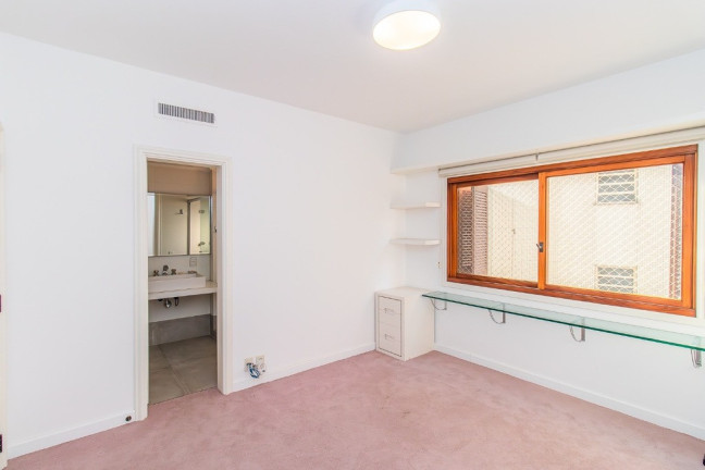 Imagem Imóvel com 1 Quarto à Venda, 309 m² em Auxiliadora - Porto Alegre Imagem Imóvel com 1 Quarto à Venda, 309 m² em Auxiliadora - Porto Alegre