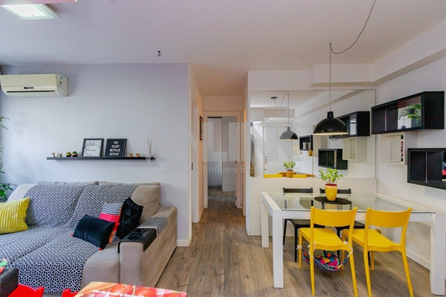 Imagem Apartamento com 2 Quartos à Venda, 58 m² em Passo Da Areia - Porto Alegre