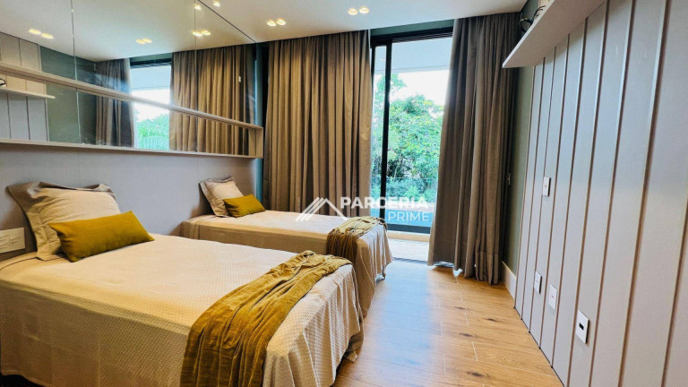 Imagem Casa com 8 Quartos à Venda, 800 m² em Riviera Módulo 12 - Bertioga Imagem Casa com 8 Quartos à Venda, 800 m² em Riviera Módulo 12 - Bertioga
