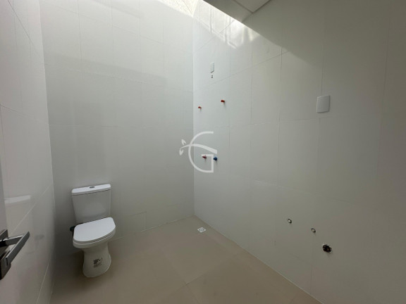 Imagem Casa com 3 Quartos à Venda, em Bom Retiro - Joinville Imagem Casa com 3 Quartos à Venda, em Bom Retiro - Joinville