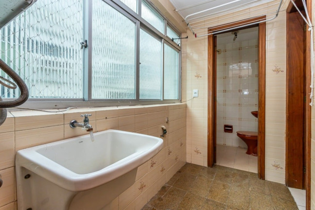 Imagem Apartamento com 3 Quartos à Venda, 124 m² em Petrópolis - Porto Alegre Imagem Apartamento com 3 Quartos à Venda, 124 m² em Petrópolis - Porto Alegre