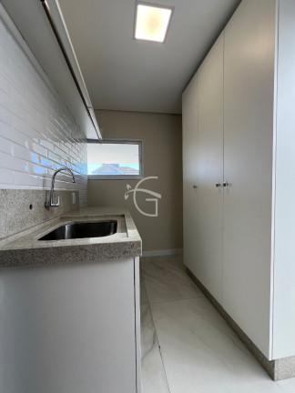 Imagem Casa com 3 Quartos à Venda, 250 m² em Glória - Joinville Imagem Casa com 3 Quartos à Venda, 250 m² em Glória - Joinville