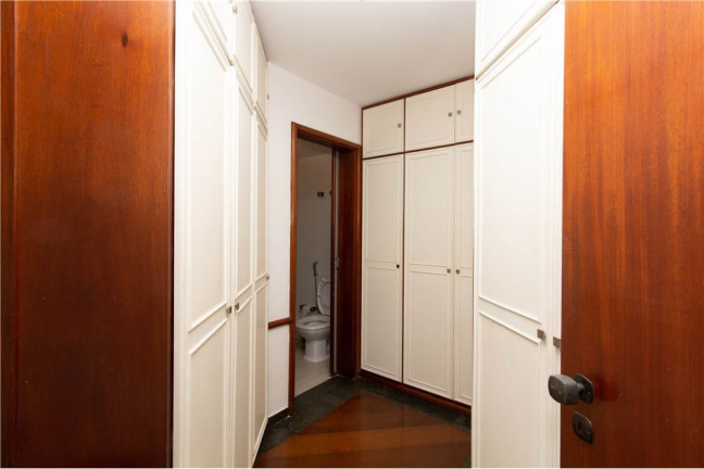 Imóvel com 3 Quartos à Venda,  em Moema - São Paulo
