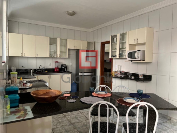 Imagem Casa com 4 Quartos à Venda, 600 m² em Todos Os Santos - Montes Claros Imagem Casa com 4 Quartos à Venda, 600 m² em Todos Os Santos - Montes Claros